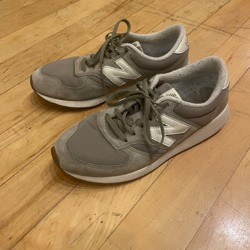 New Balance 420 Green Sneakers